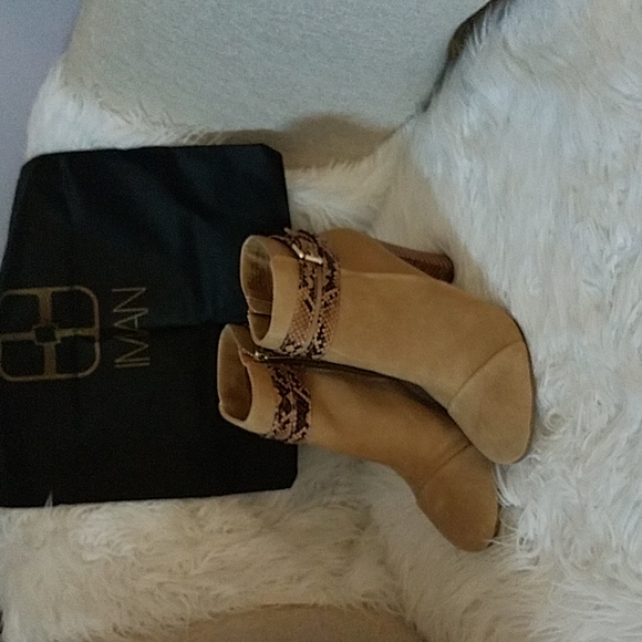 IMAN Boots w Snake Strap - Picture 2 of 4